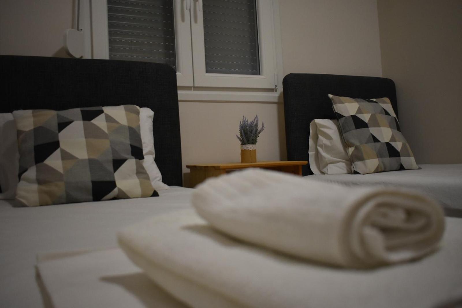 Davidana Deluxe Apartments Nea Kallikrateia Habitación foto